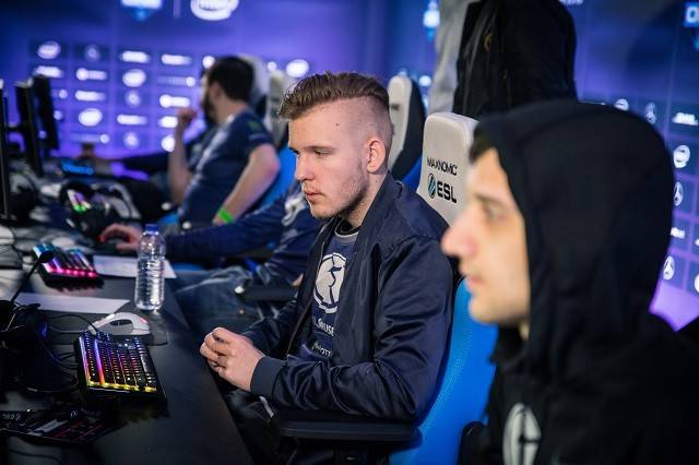 WBGvsLNG前瞻：Scout各项数据包围Xiaohu 两支队伍均运营为主