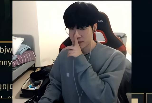 Leyan队在训练赛中输给了Baolan队！ Zoom ：Leyan处于劣势并且不说话。职业比赛时也是这样吗？